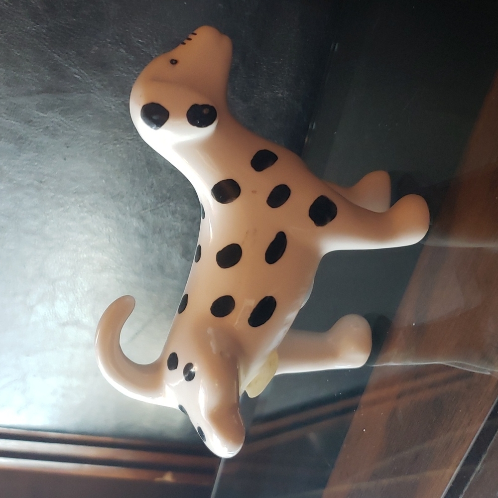Pee Dalmation puppy salt or pepper shaker. - Picture 9 of 15